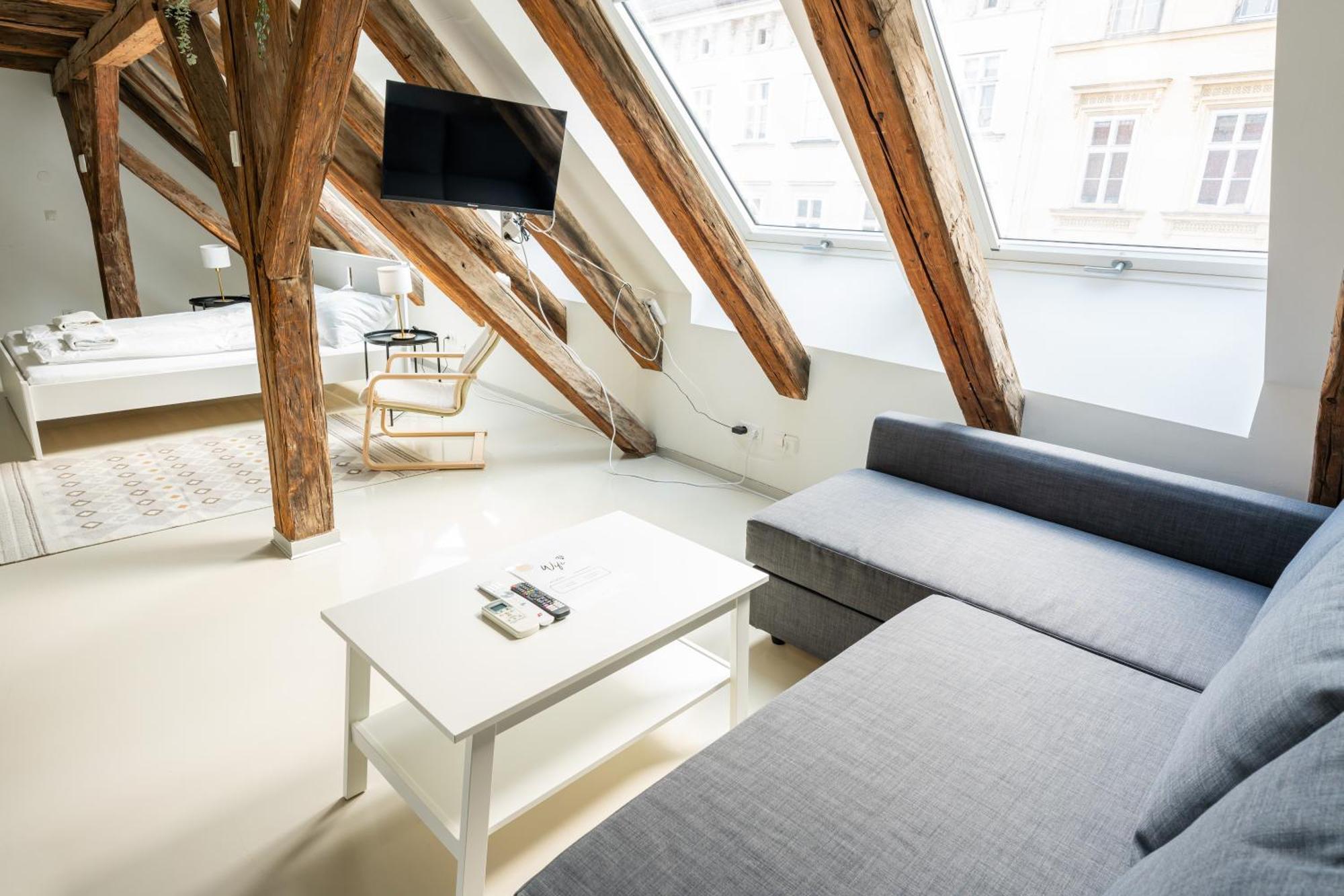 Central Living Apartments - Berggasse Wina Bagian luar foto