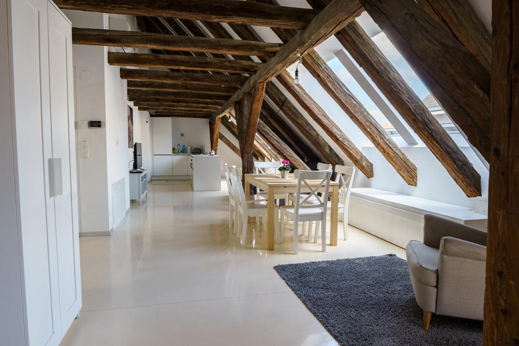 Central Living Apartments - Berggasse Wina Bagian luar foto