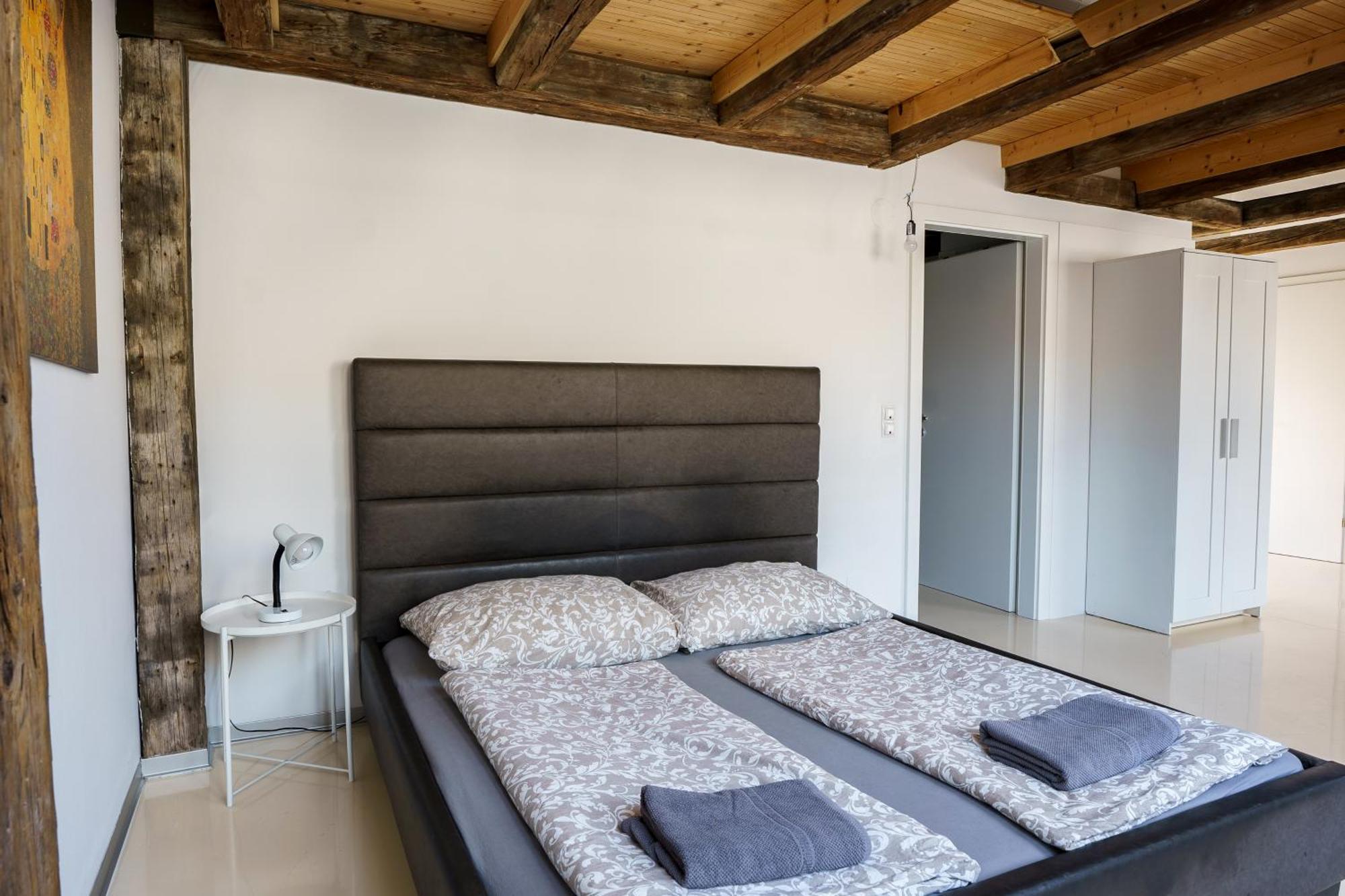 Central Living Apartments - Berggasse Wina Bagian luar foto