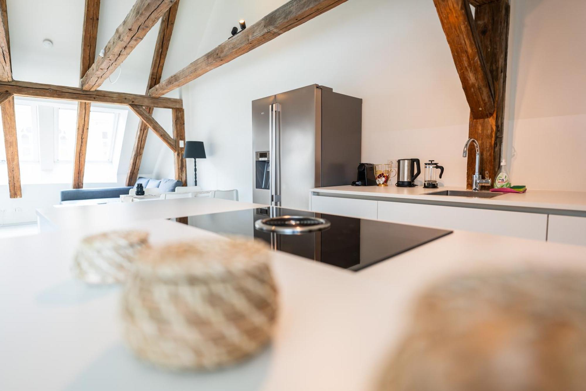 Central Living Apartments - Berggasse Wina Bagian luar foto