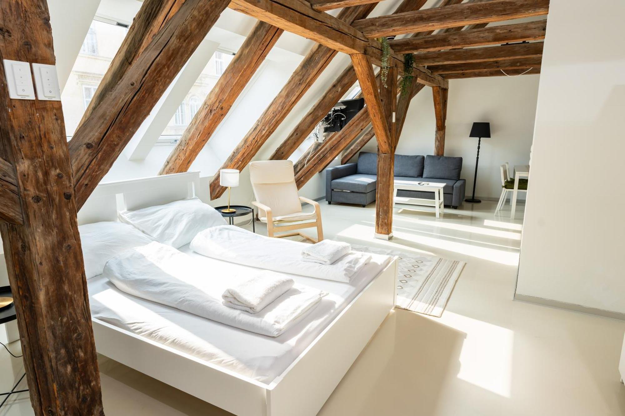 Central Living Apartments - Berggasse Wina Bagian luar foto