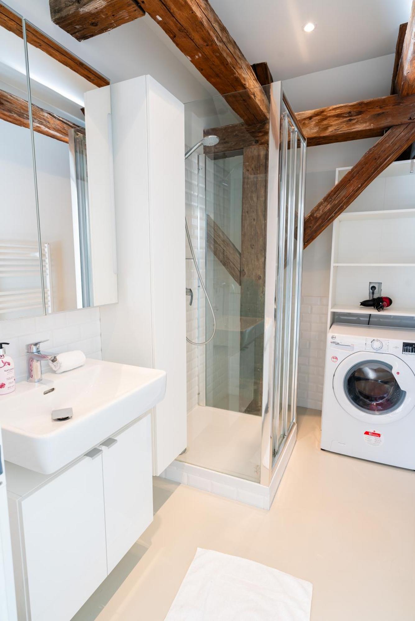 Central Living Apartments - Berggasse Wina Bagian luar foto